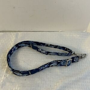 Vera Bradley strap blue flowers‎